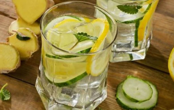 Da li voda sa limunom stvarno može da učini čudo: Žena probala i otkrila!