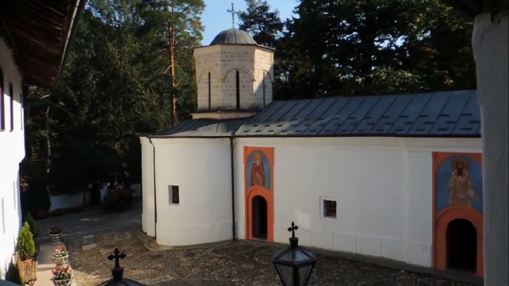 БОГ ЧУЈЕ СВЕ НАШЕ МОЛИТВЕ: Овај српски манастир важи за место у коме се редовно ДОГАЂАЈУ ЧУДА!