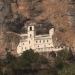 ОДВОЈИТЕ МИНУТ И ПРОЧИТАЈТЕ: Чудесно исцељење новорођенчета у манастиру Острог