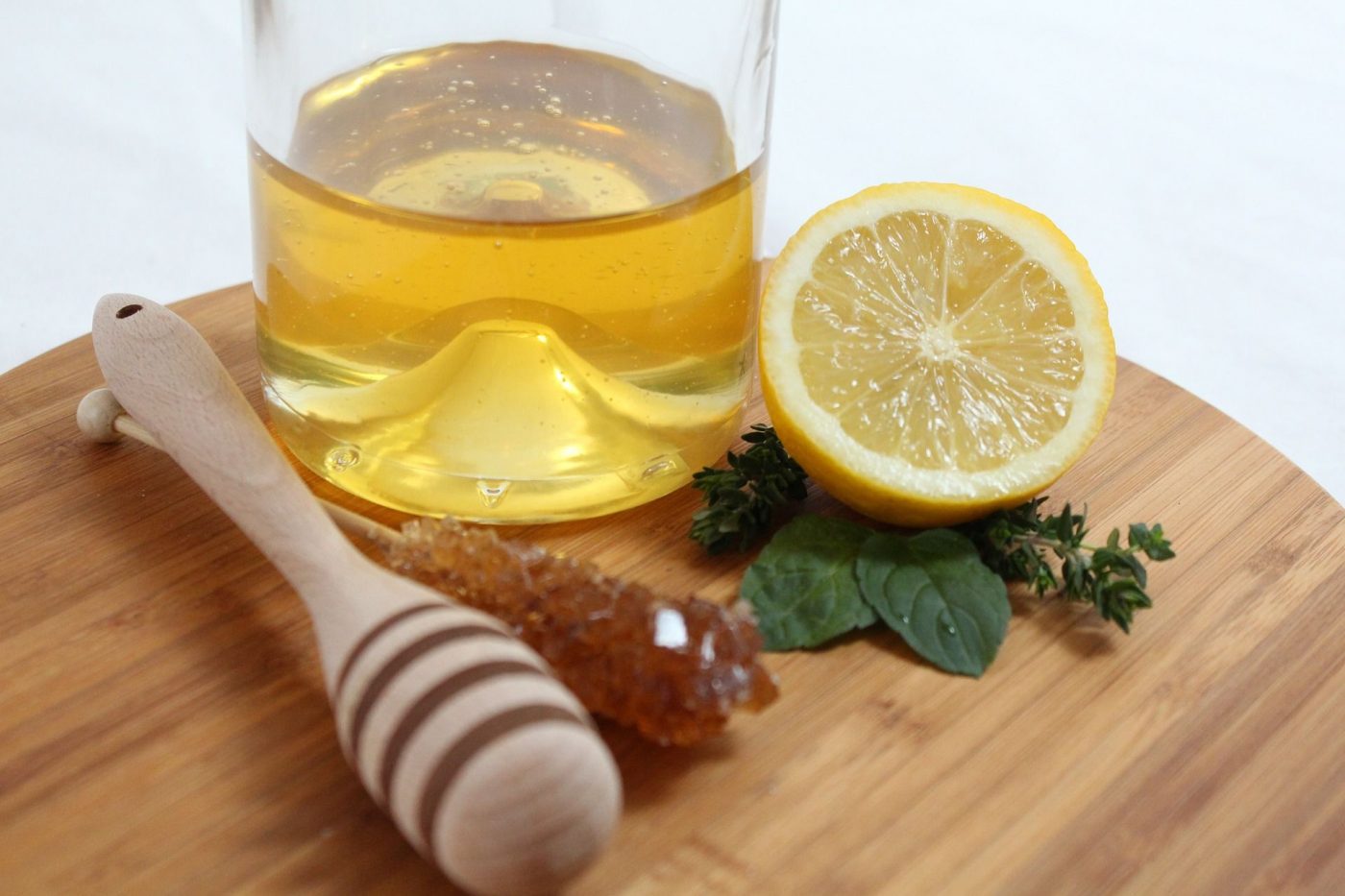 Metvica i med: Prirodni lijek za pluća i bronhije￼