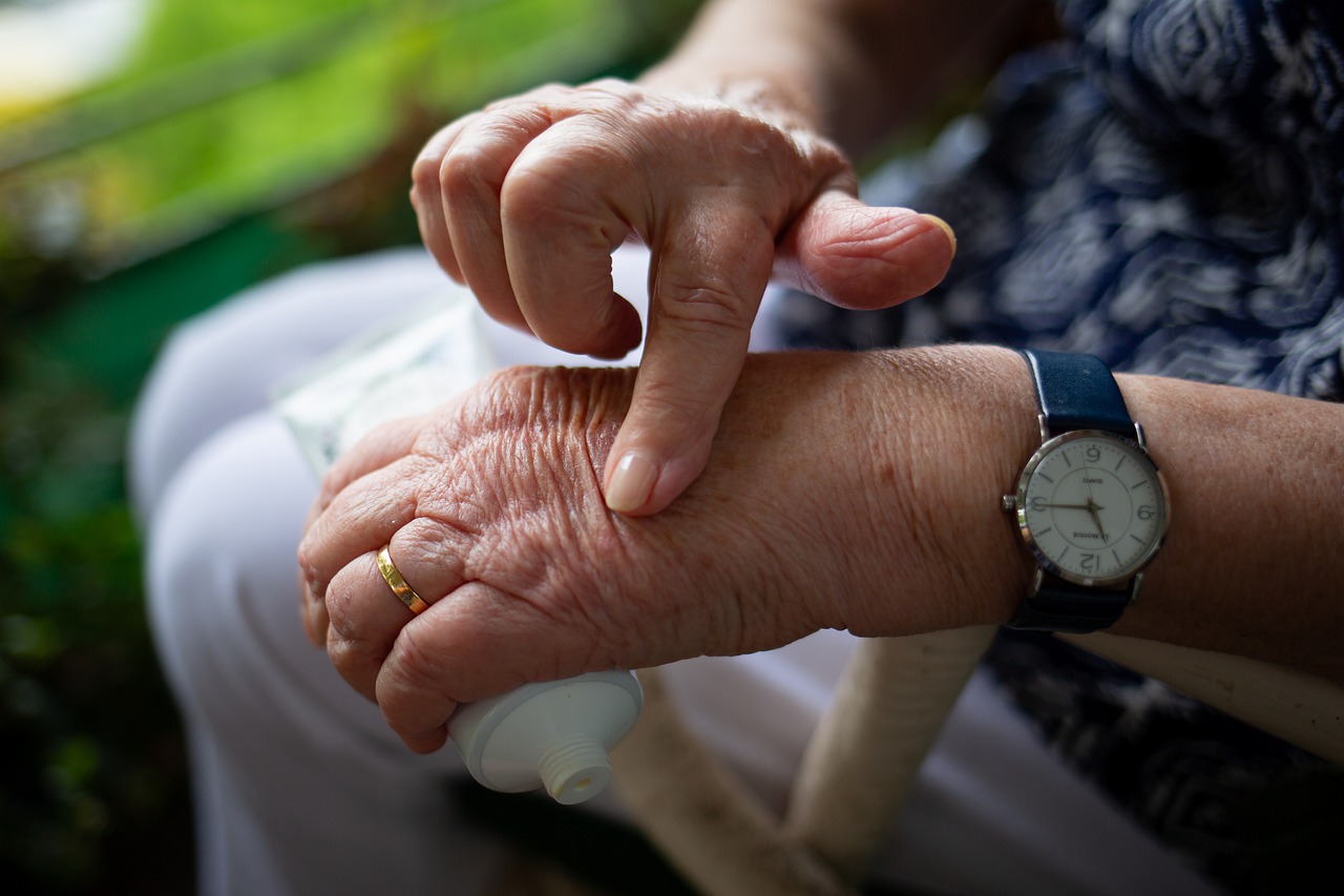 Reumatoidni artritis: Rani simptomi po kojima ga možete prepoznati￼